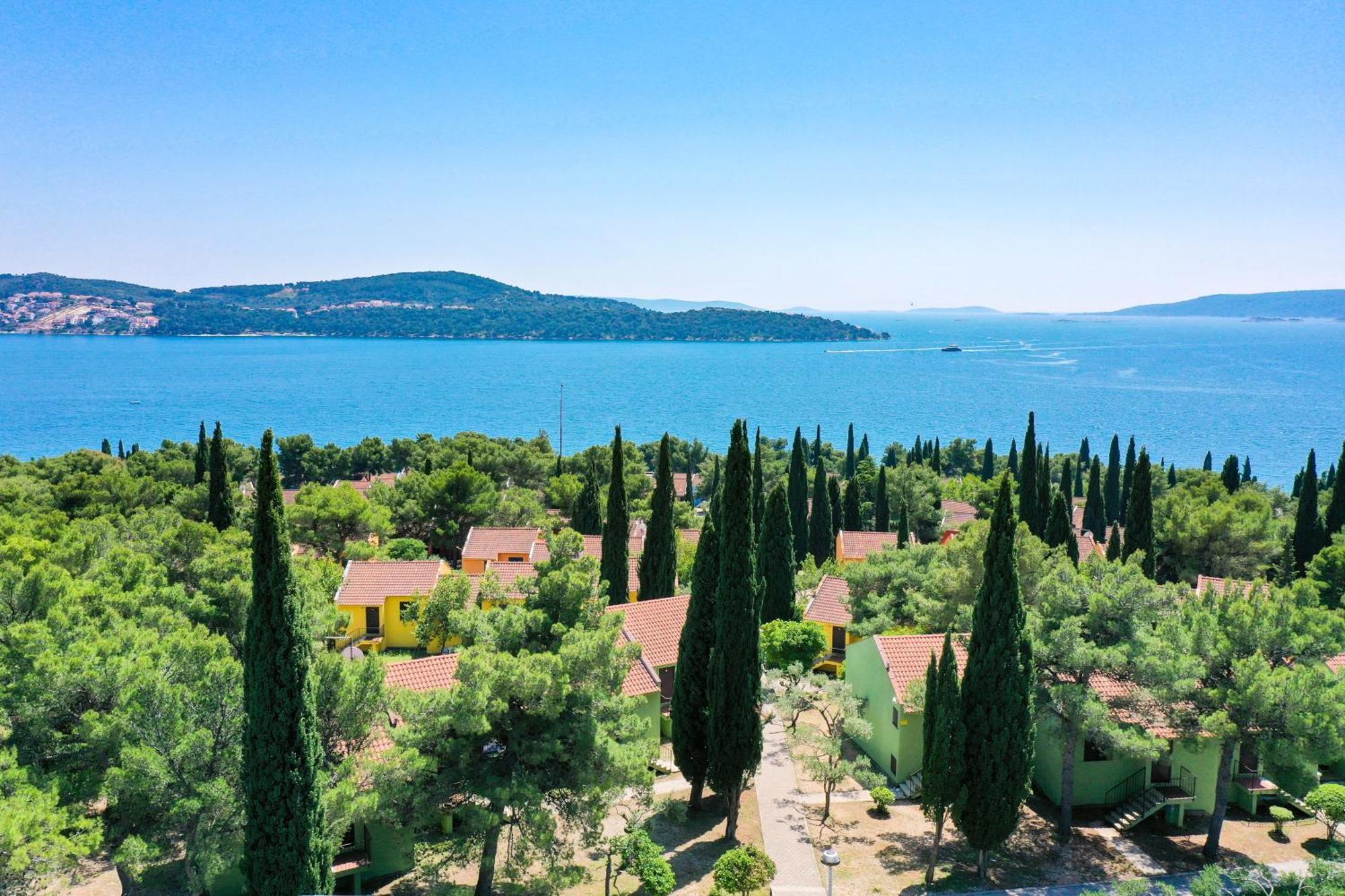 Apartments Medena Trogir Exterior photo